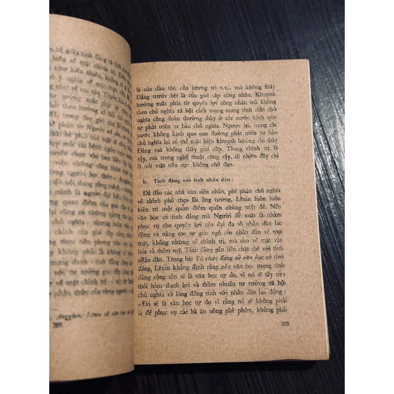 Học tập tư tưởng văn nghệ V. Lenin 466376