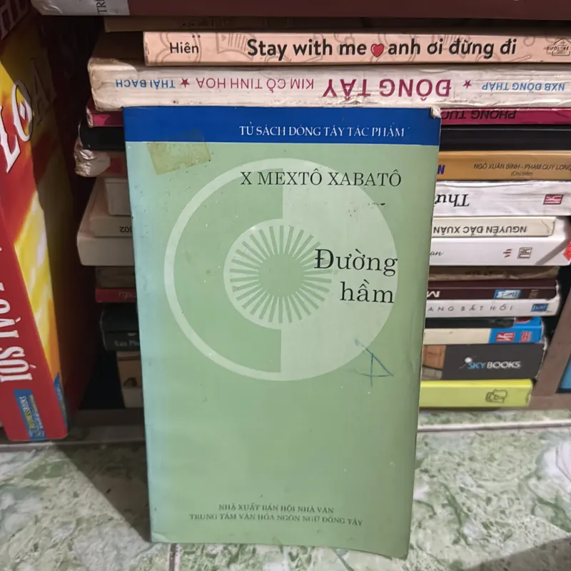 Đường hầm - tủ sách Đông Tây tác phẩm 568084
