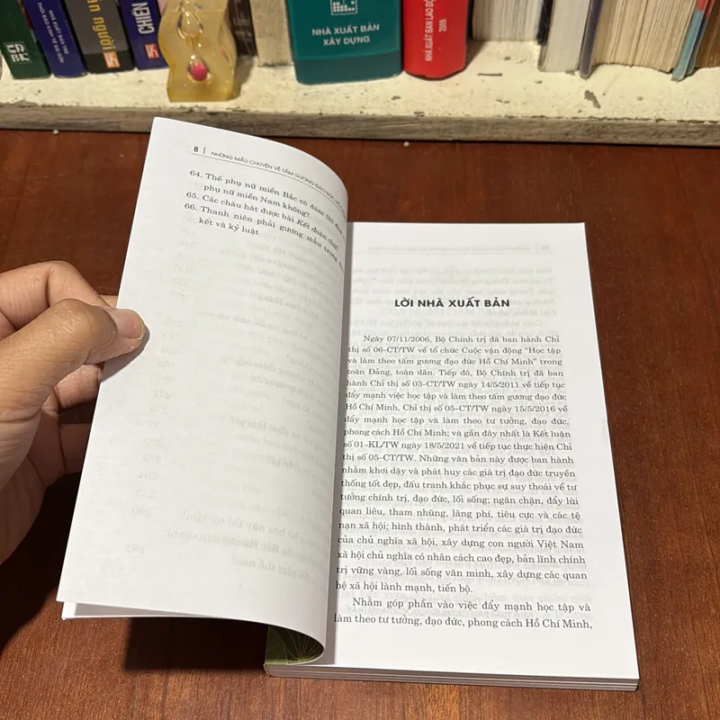 II Sách Lịch Sử: Những Mẫu Chuyện Về Tấm Gương Đạo Đức Hồ Chí Minh (2 Tập) - 2024 722827