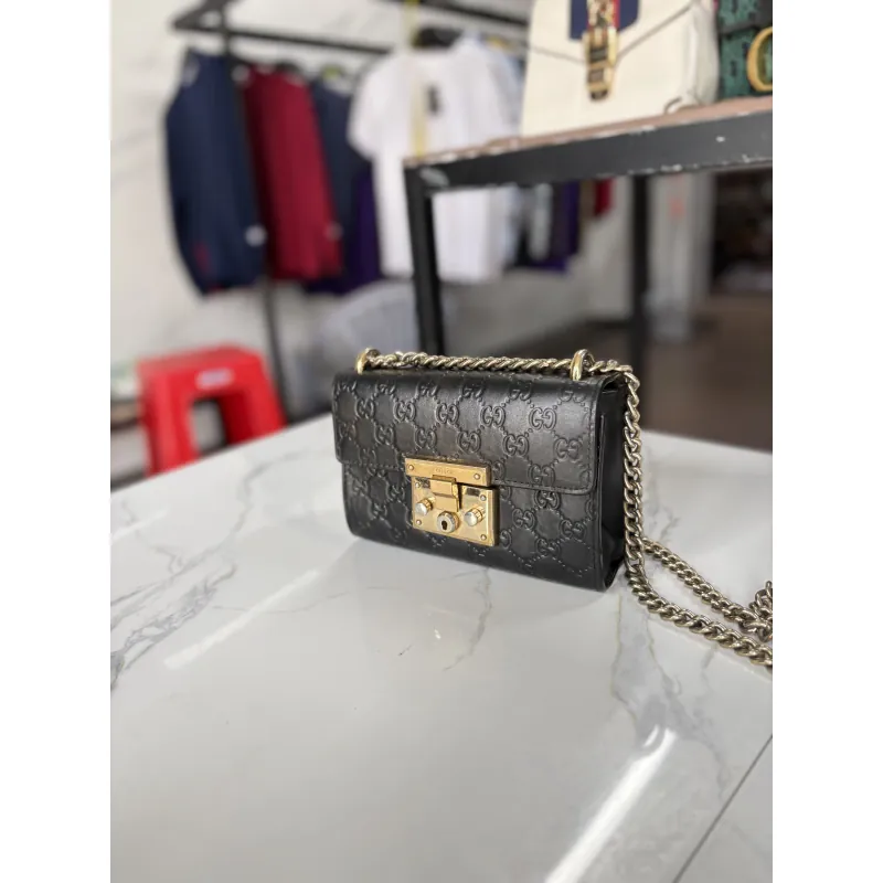 ĐẲNG CẤP KHÔNG THỜI GIAN: GUCCI PADLOCK Mini . 976855