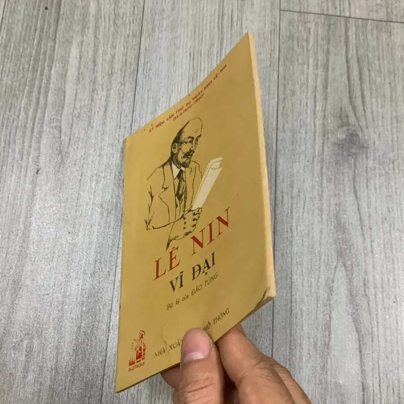 Lê nin vĩ đại, bút ký của đào tùng 1960. 10a2 1025703