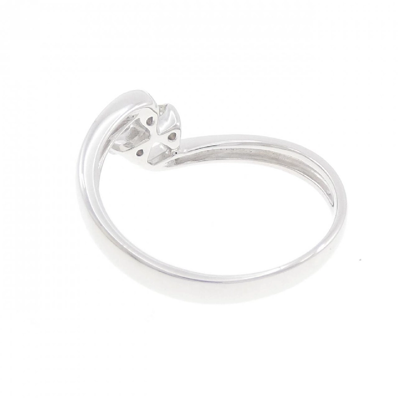 Nhẫn kim cương ba viên hoa K18WG 0.20CT 670388