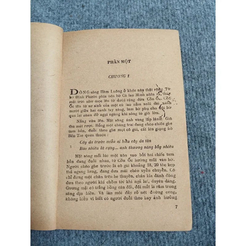 DÒNG SÔNG NƯỚC MẮT - THANH GIANG 689518