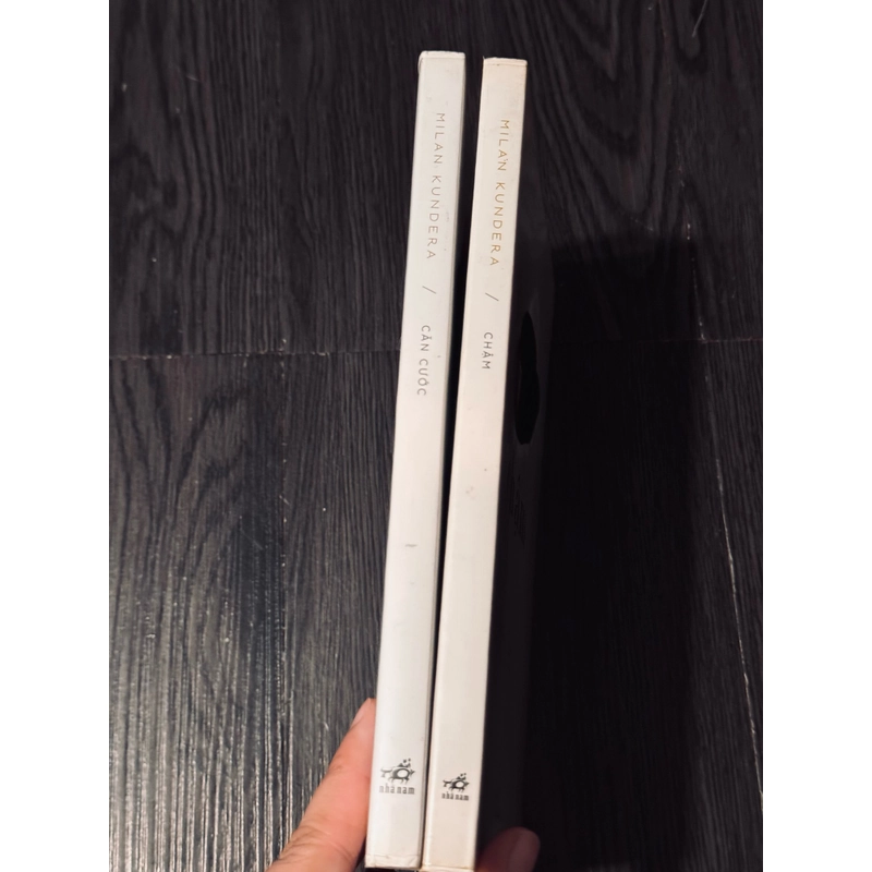 Combo chậm + căn cước - Milan Kundera (có chữ ký dịch giả) 475844