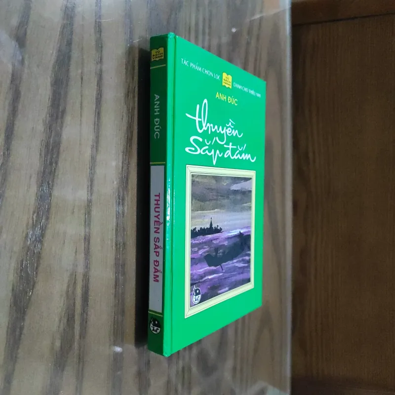 Thuyền sắp đắm - Tủ sách vàng bìa cứng 1003677