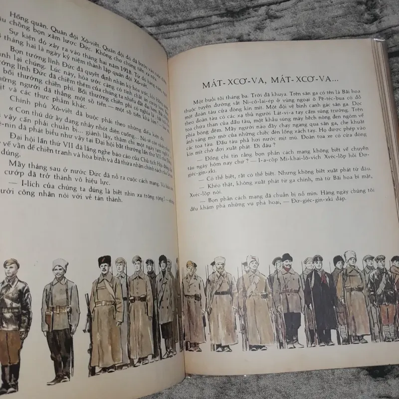 Cuộc đời của LÊ NIN. TG Maria Pri lê gia ê va. NXB Kim Đồng 1980 739127