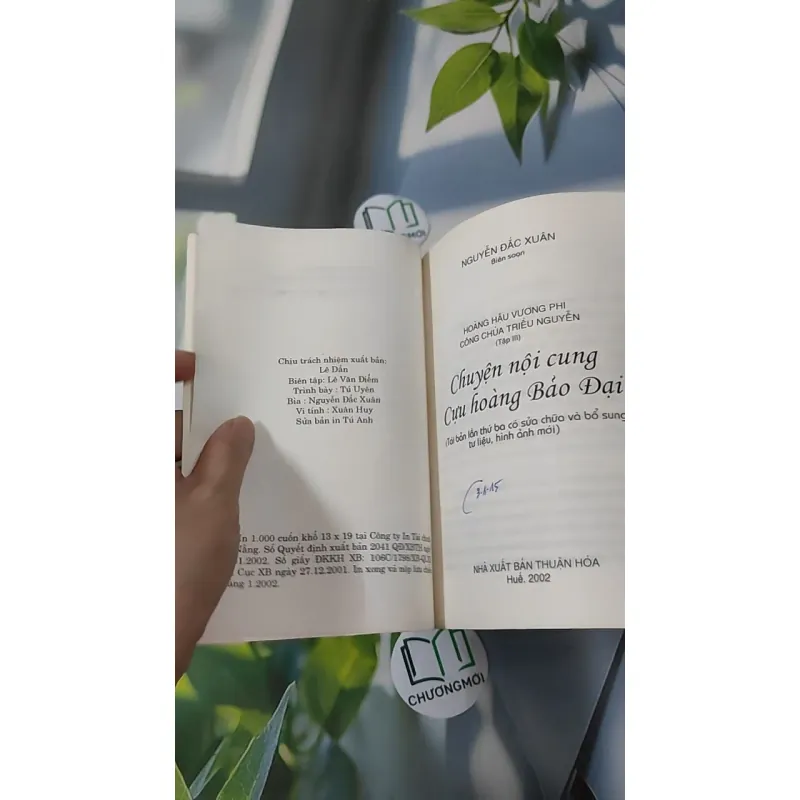 Chuyện Nội Cung Cựu Hoàng Bảo Đại - Nguyễn Đắc Xuân 970254