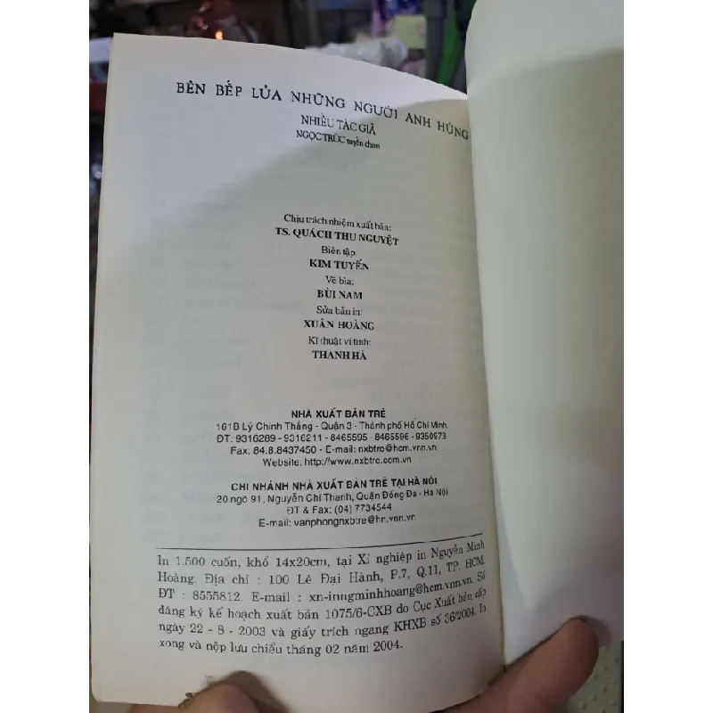 Bên bếp lửa những người anh hùng LỊCH SỬ - CHÍNH TRỊ - TRIẾT HỌC VAVO0910 588643
