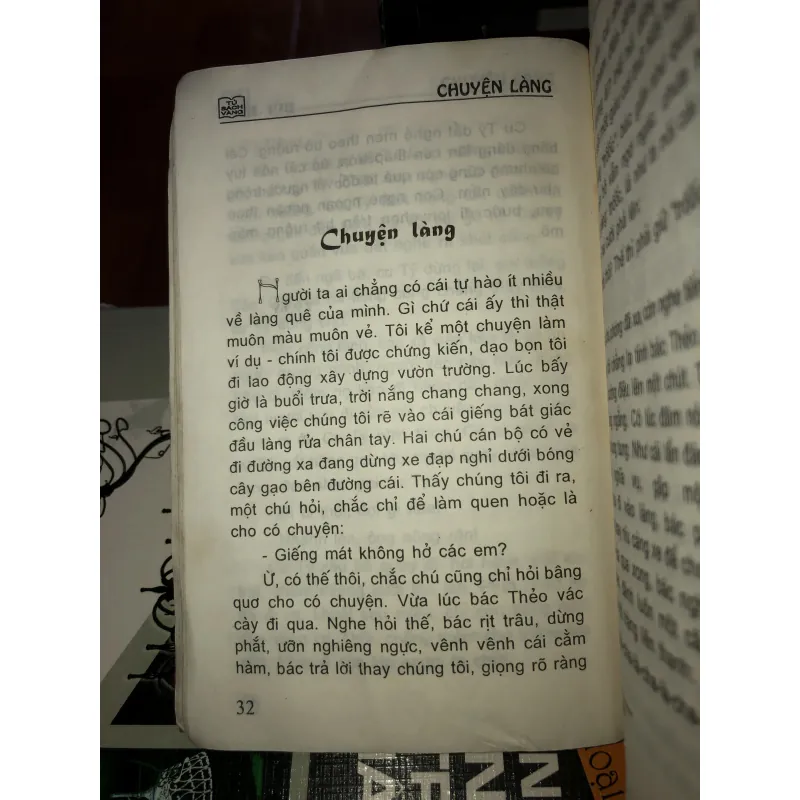 Chuyện làng - Bùi Hiển 1001160