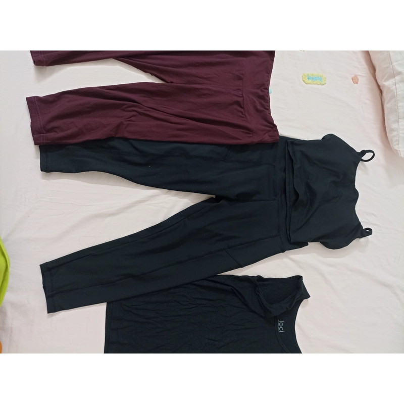 Một bộ tập yoga tặng kèm một áo và một quần khác 464132