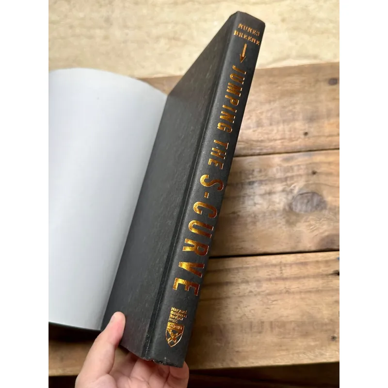 Jumping the S-Curve - Paul Nunes & Tim Breene 734637