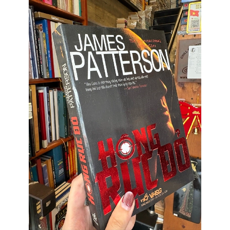 Hồng rực đỏ - James Patterson 273091