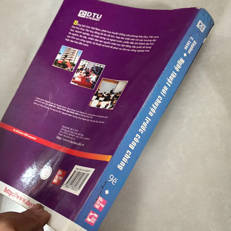 Nghệ thuật nói chuyện trước công chúng - Đại học Duy Tân 727680