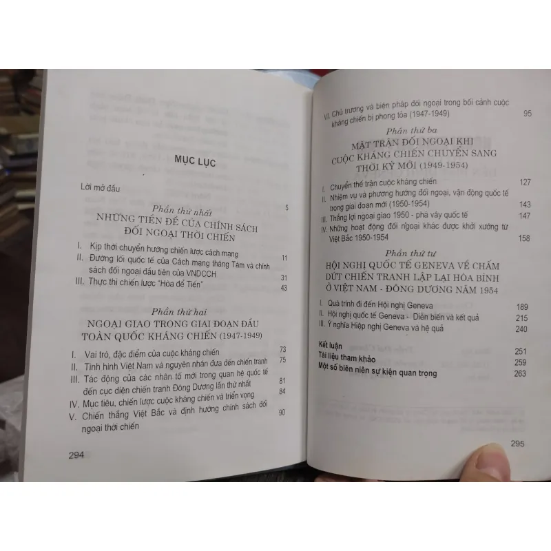 Sách: Ngoại giao Việt Nam - Từ Việt Bắc đến hiệp định Geneva - TG: Nguyễn Phúc Luân (A1) 733513
