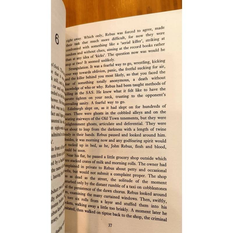 Inspector Rebus #1
- Knots and Crosses -
Ian Rankin (thriller, crime, Scotland) 540961