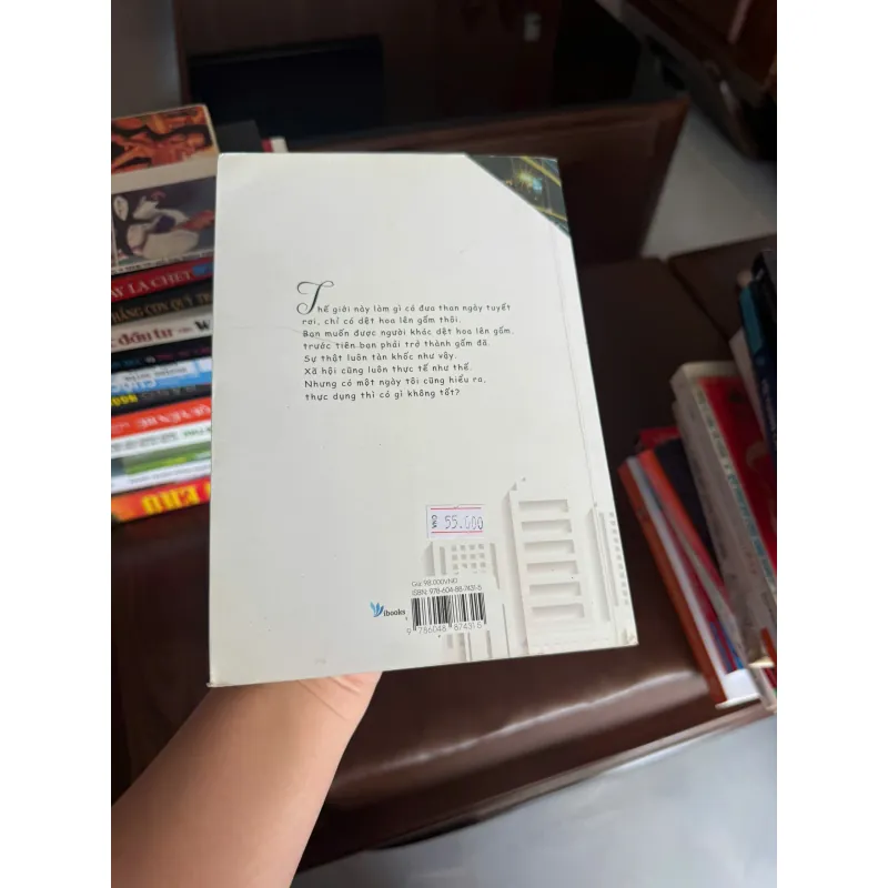 Sống Thực Tế Giữa Đời Thực Dụng | Sách phát triển bản thân cho người trẻ- K3 1005668