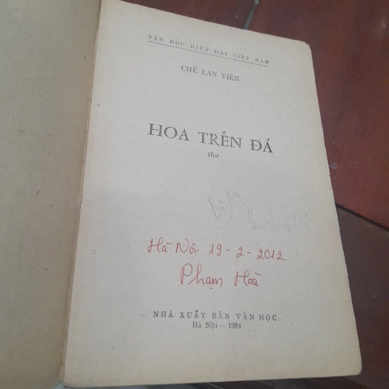 Chế Lan Viên - HOA TRÊN ĐÁ (thơ) 463126