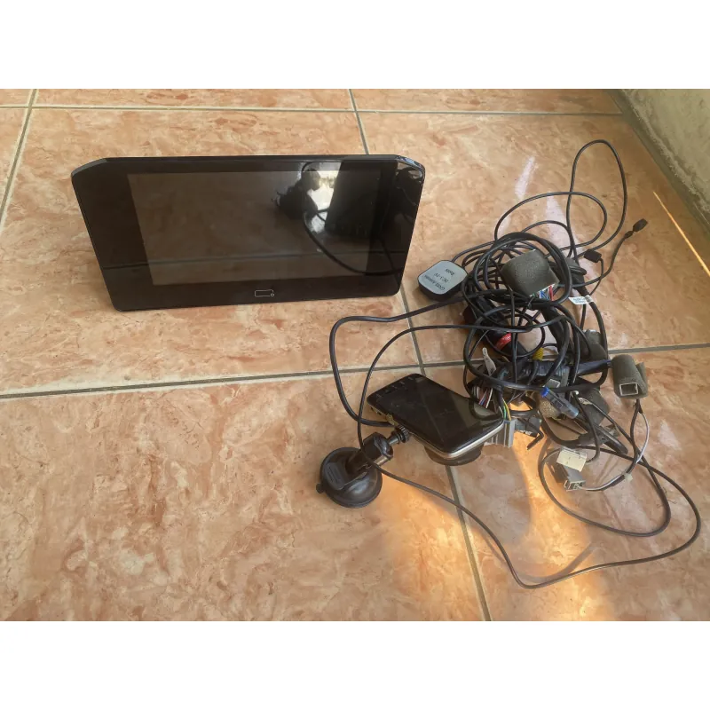 Màn hình cảm ứng và camera hành trình  761085