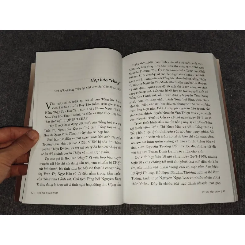 KÝ ỨC VĂN KHOA TỪ GIẢNG ĐƯỜNG ĐẾN CĂN CỨ 992582