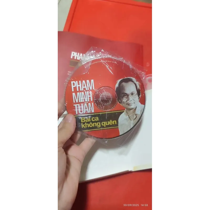 Tập nhac của Phạm Minh Tuấn- còn đĩa  1002895