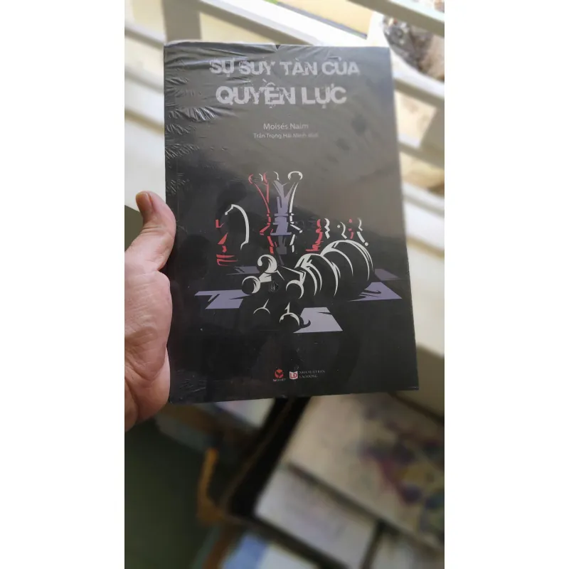 Sự suy tàn của quyền lực 999917