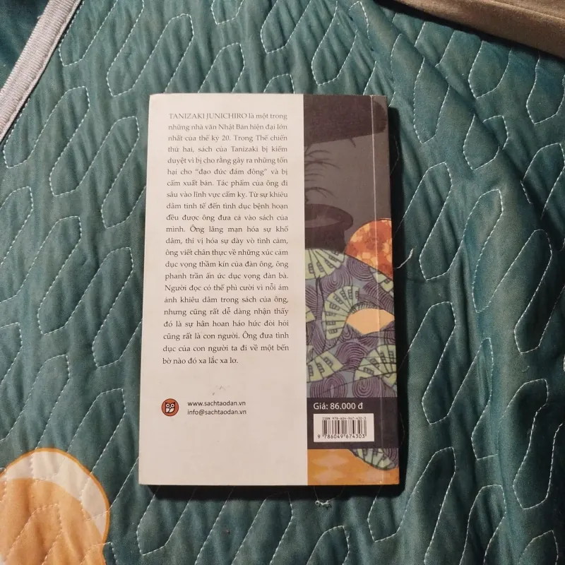 Hai cuốn nhật ký - Tanizaki Junichiro 958045