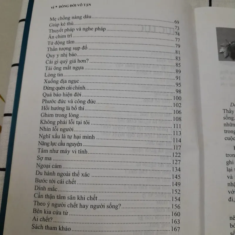 Dòng đời vô tận. Biên soạn HT Thích Trí Siêu. 779589