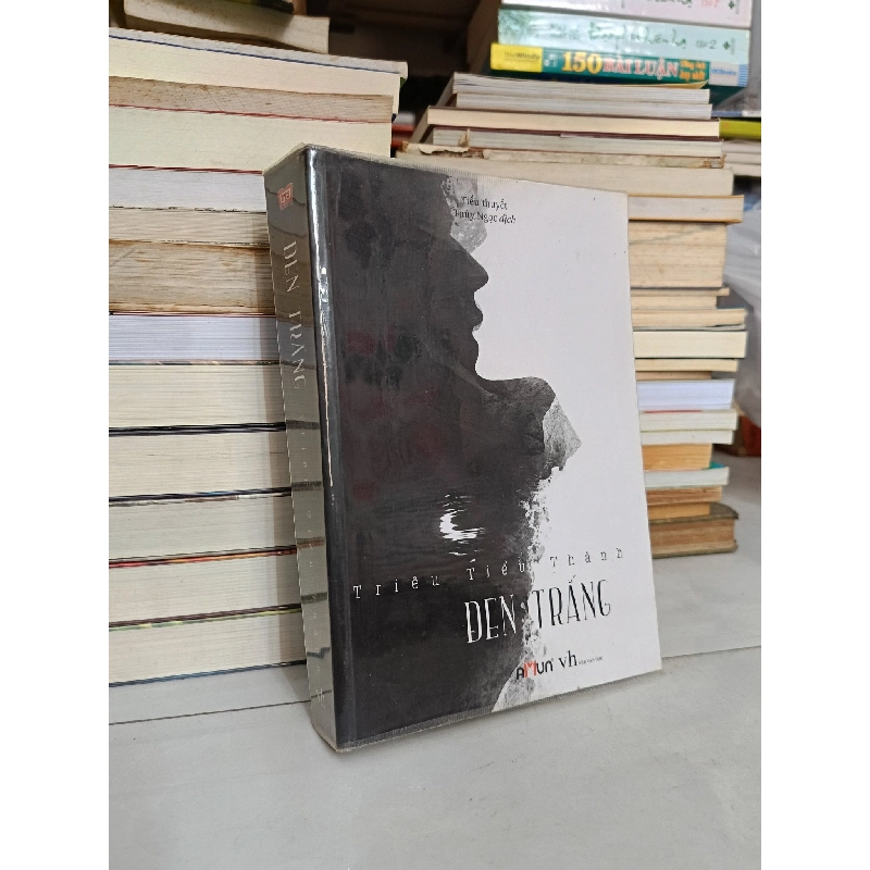 Đen Trắng - Triêu Tiểu Thành 449116