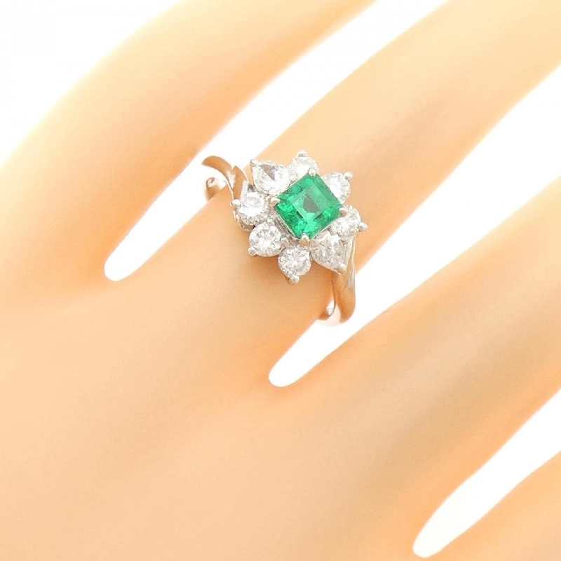 Nhẫn Emerald PT900 0.61CT 668000