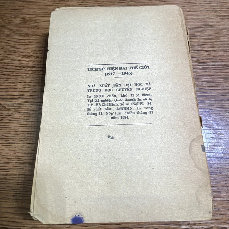 Lịch sử hiện đại thế giới giai đoạn 1917-1945 XB 1984 378376