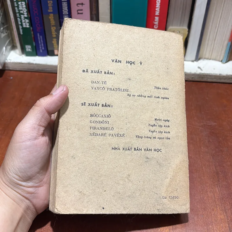 [Sách 8x] - II Truyện Ngắn Chọn Lọc: Vòng Hoa - PIRANĐELÔ - 1982 797578