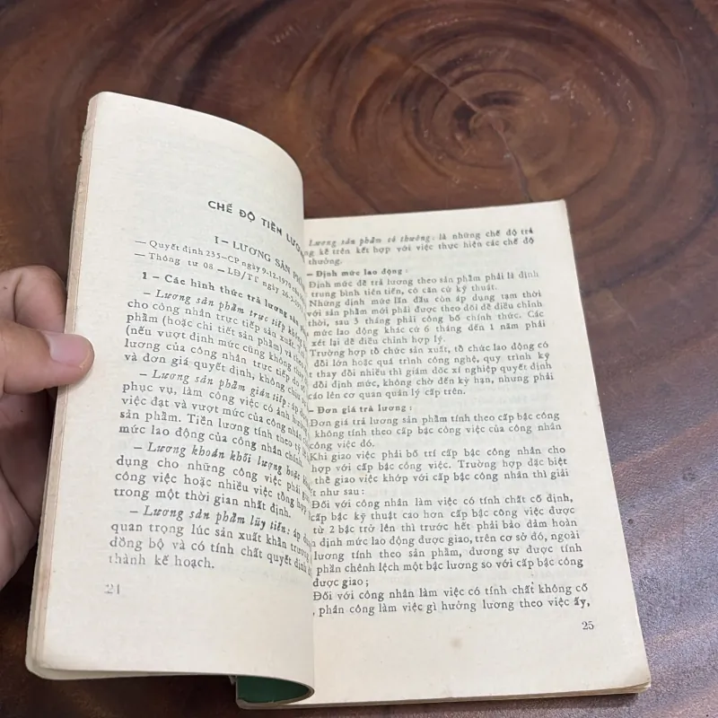 II Quyền Lợi Vật Chất Của Công Nhân Viên Chức - 1972 997983