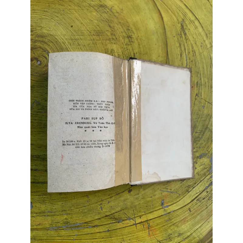 PARI SỤP ĐỔ 746157