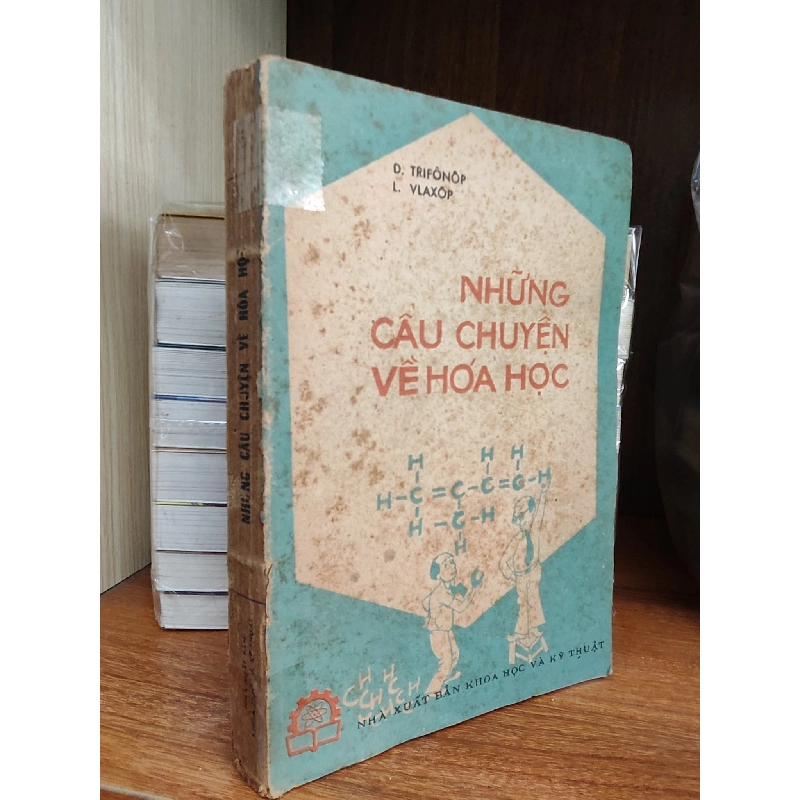 Những câu chuyện về Hóa Học - D. Trifônôp L VlaXôp 1019213