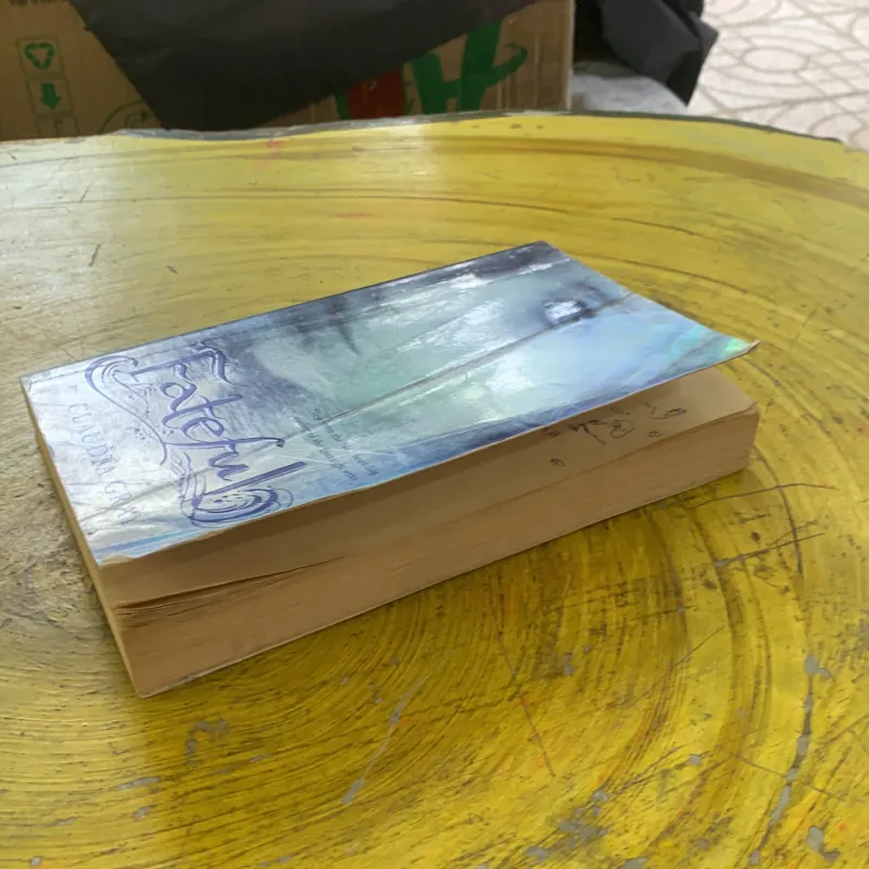 FATEFUL -  LAUDIA GRAY  1029332