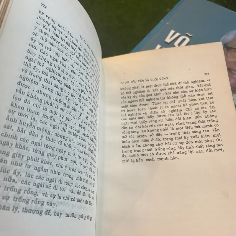 TỰ DO ĐẦU TIÊN & CUỐI CÙNG - KRISHNAMURTI  1027399