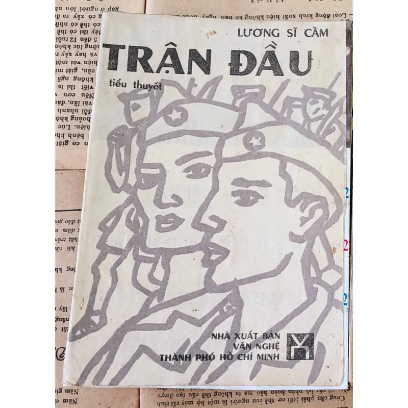 Lương Sĩ Cầm, nhà văn Công an - tác phẩm TRẬN ĐẦU 708037