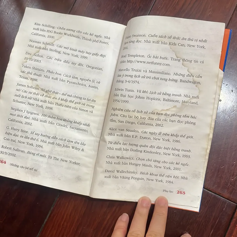 Những cậu bé trổ tài - cuốn sách đầu tiên dành cho các cậu bé - BART KING - Cũ 1025901