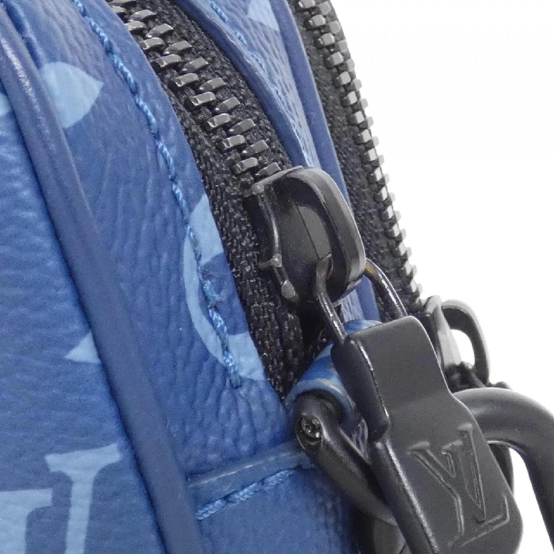 Túi đeo vai Louis Vuitton Monogram Tone Alpha Wearable Wallet M82801 - Hàng hiệu Chính hãng 801820