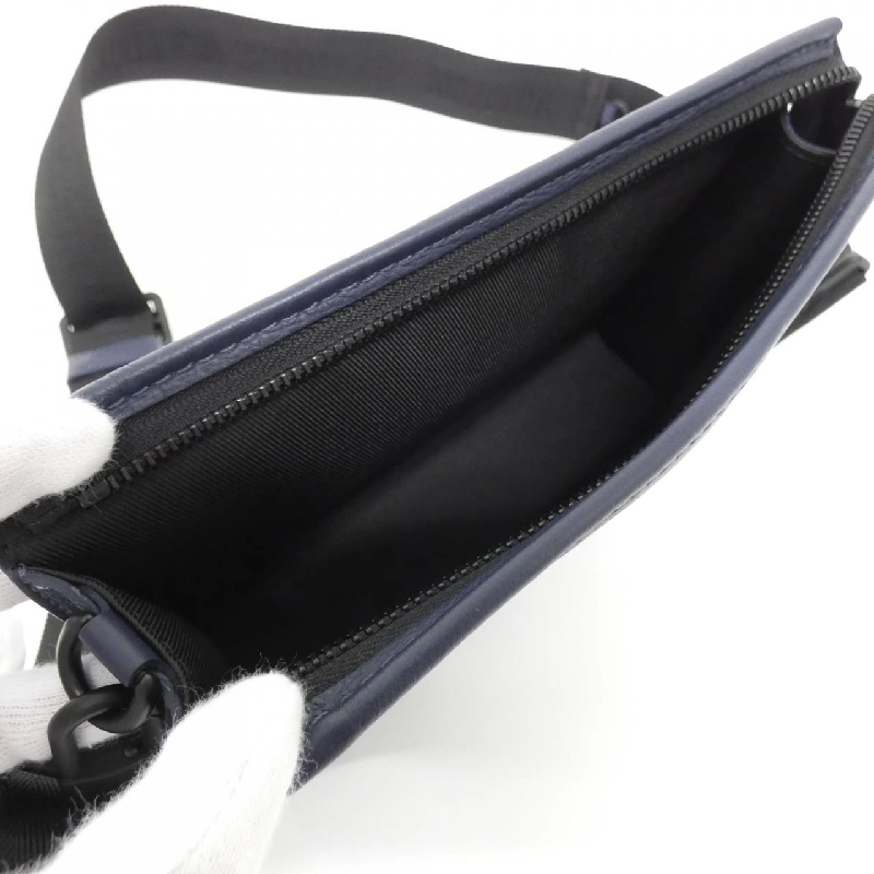 Túi đeo vai Louis Vuitton Monogram Shadow Gaston Wearable Wallet M83384 610272