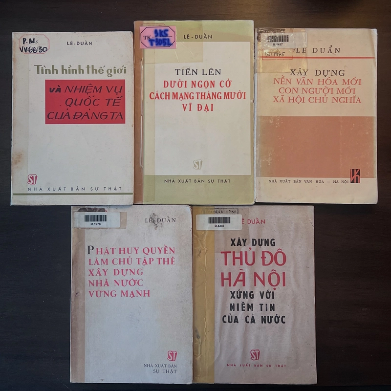 Combo 5 cuốn sách của Lê Duẩn 543262