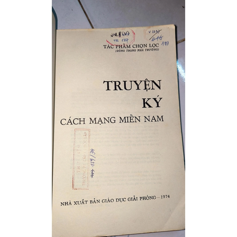 TRUYỆN KÝ CÁCH MẠNG VIỆT NAM (NXB GDGP 1974) 470346