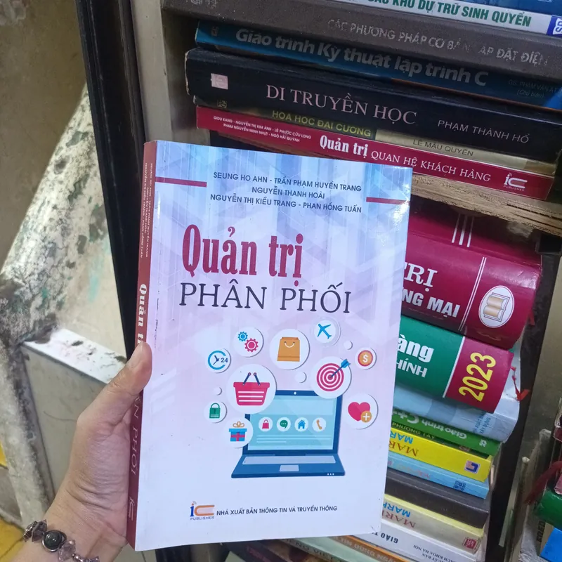 Quản Trị Phân Phối - Seung Ho Ahn- Trần Phạm Huyền Trang.. 739024