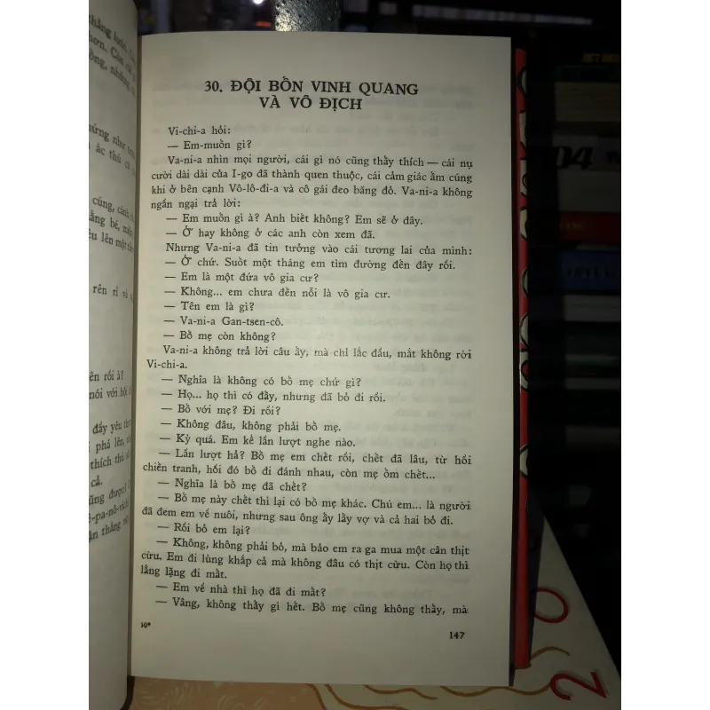 Những ngọn cờ trên tháp - An-tôn Ma-ca-ren-cô 799868