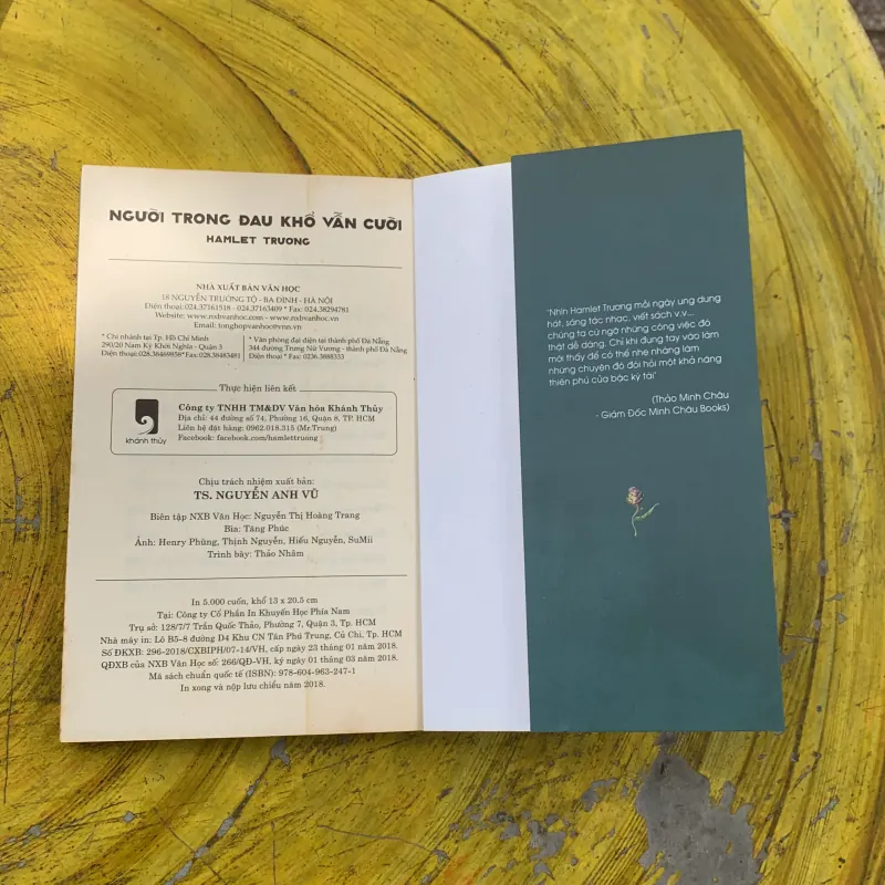 COMBO HAMLET TRƯƠNG: Người trong đau khổ vẫn cười & Yêu đi rồi khóc  789823