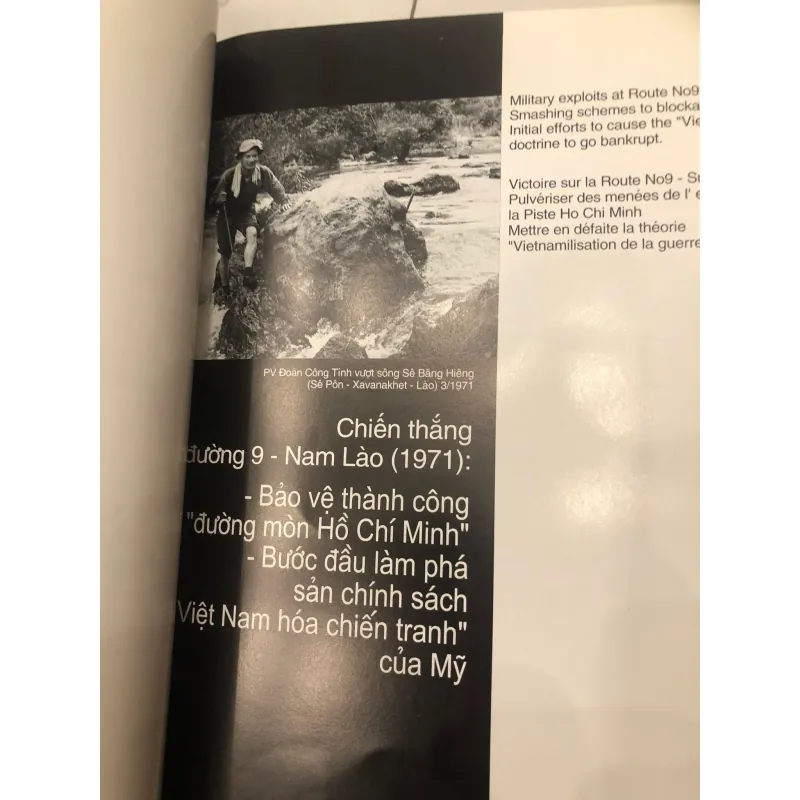 Khoảnh khắc - Moments : Ảnh phóng sự về chiến tranh Việt Nam - Đoàn Công Tính 758323