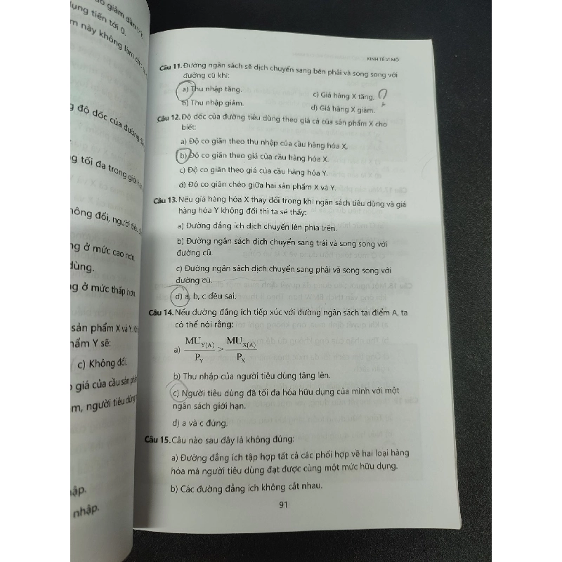 Kinh tế vi mô năm 2022 mới 80% ố nhẹ có viết nhiều HCM.TN2602 giáo trình 348155