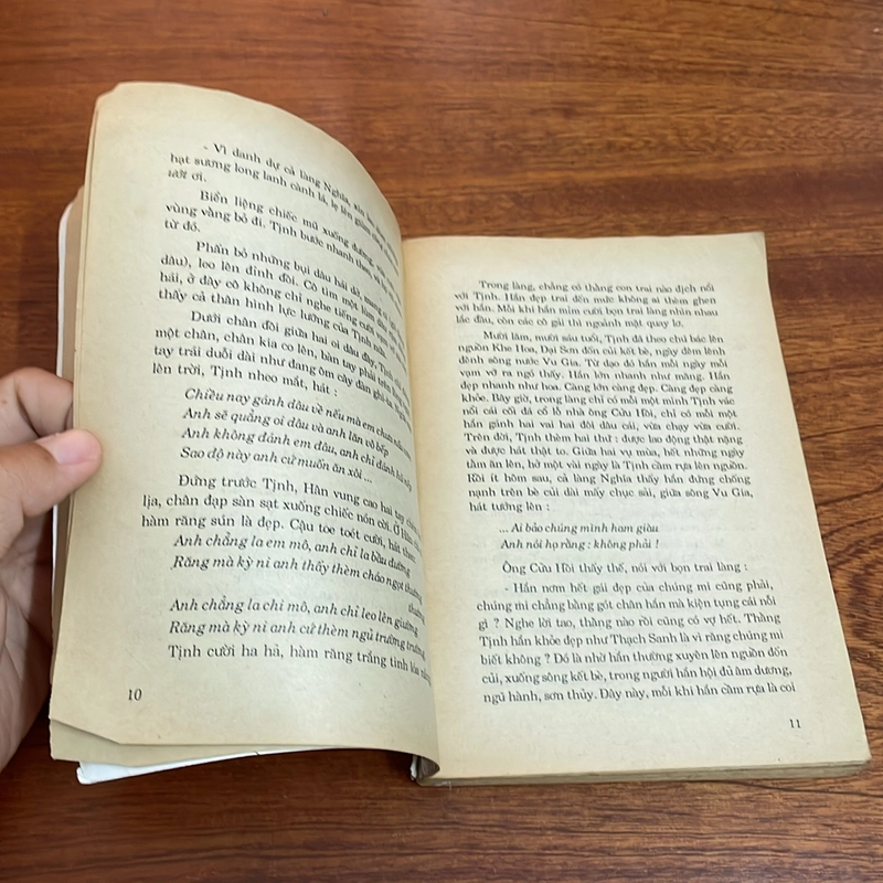 II Tựa sách: Mây Bán Đảo - Hội Văn Học Nghệ Thuật Quảng Nam Đà Nẵng - 1992 502650
