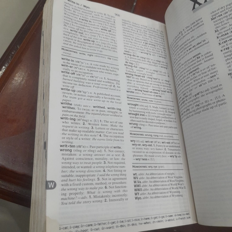 The AMERICAN HERITAGE ENGLISH as a SECOND LANGUAGE Dictionary 499312