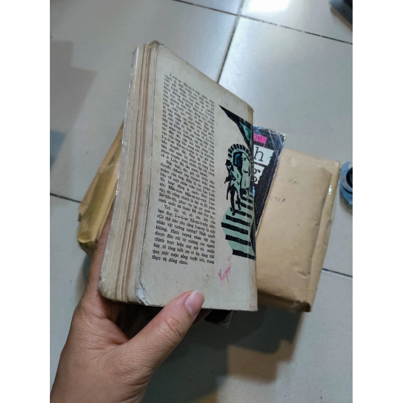 Bộ 2 tập  ( mười bảy khoảnh khắc mùa xuân ( t1)+ mệnh lệnh phải sống (t2).  462941